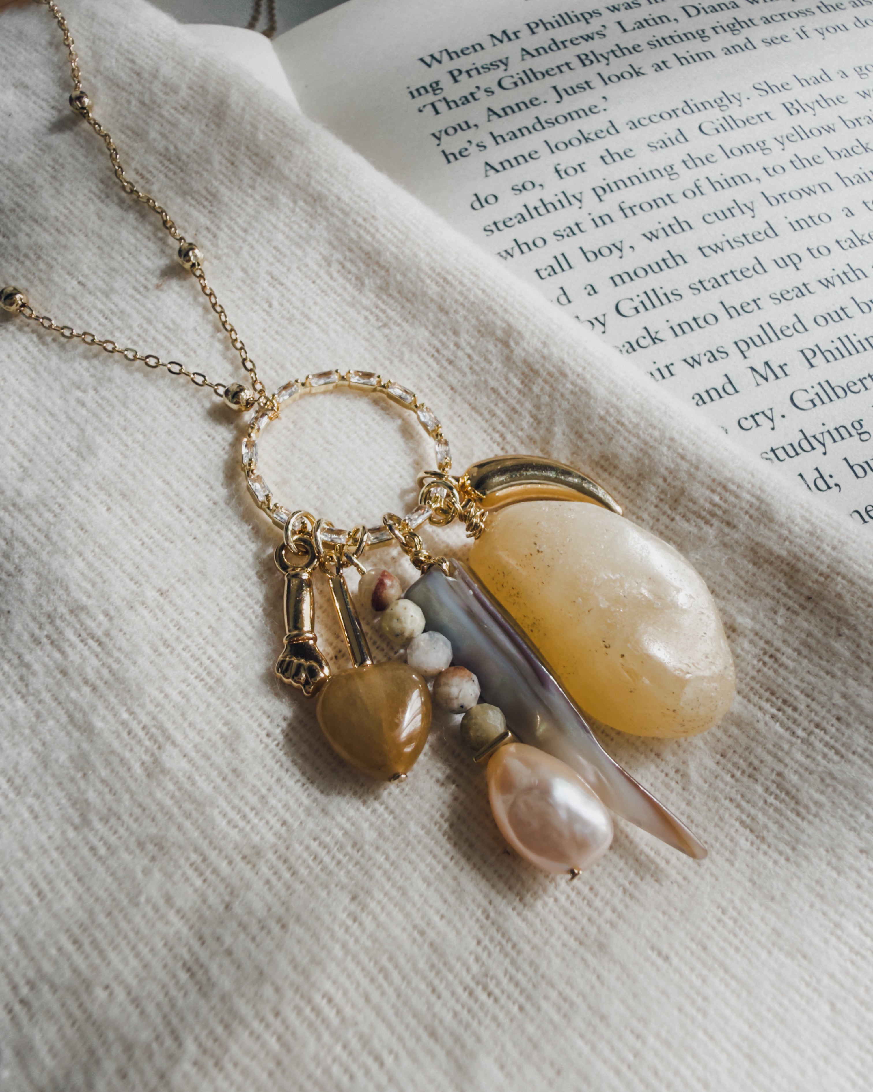 Colar Amuleto Misadorea Manifest!